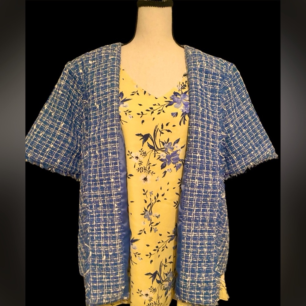 Blazer and sleeveless blouse short sleeve blazer